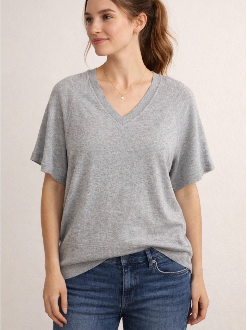 Banana Republic Light Gray V-Neck Short Sleeve Top S